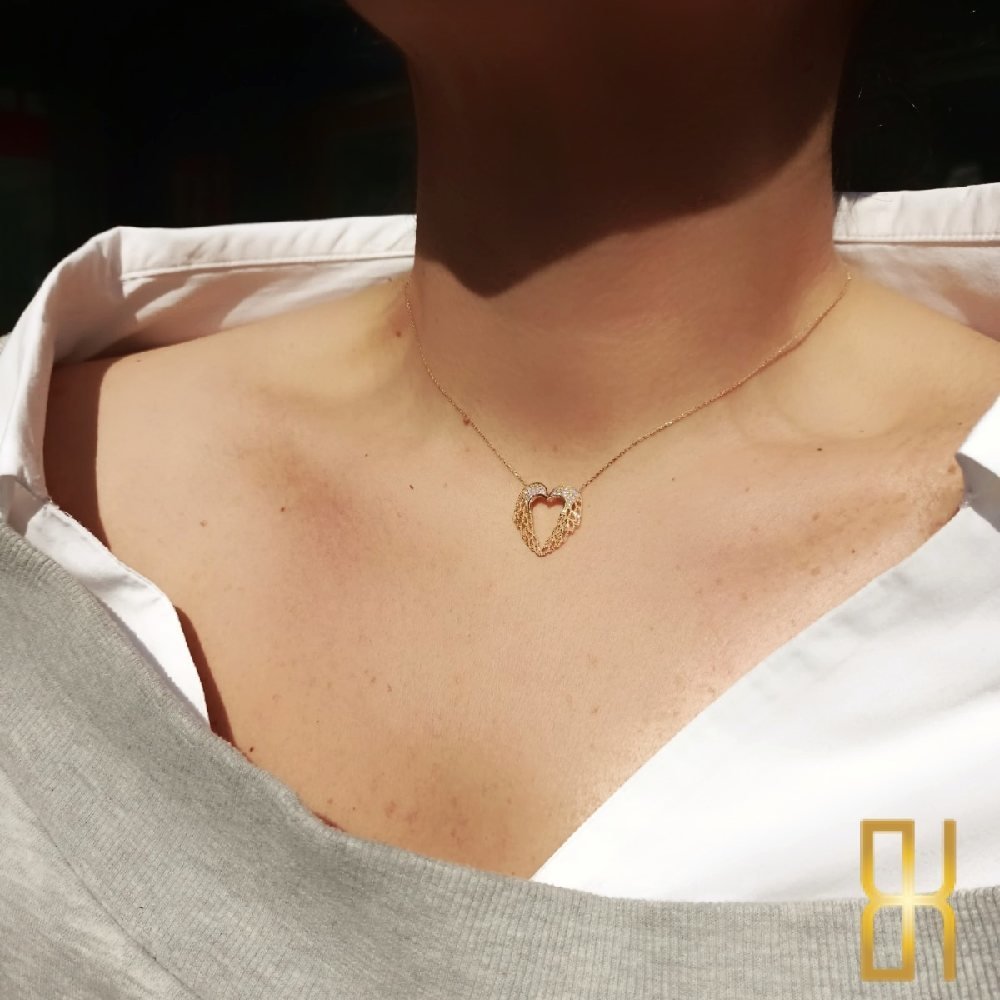 Taşlı Melek Kanatları Altın Kolye