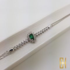 Yeşil Taşlı Beyaz Altın Bileklik