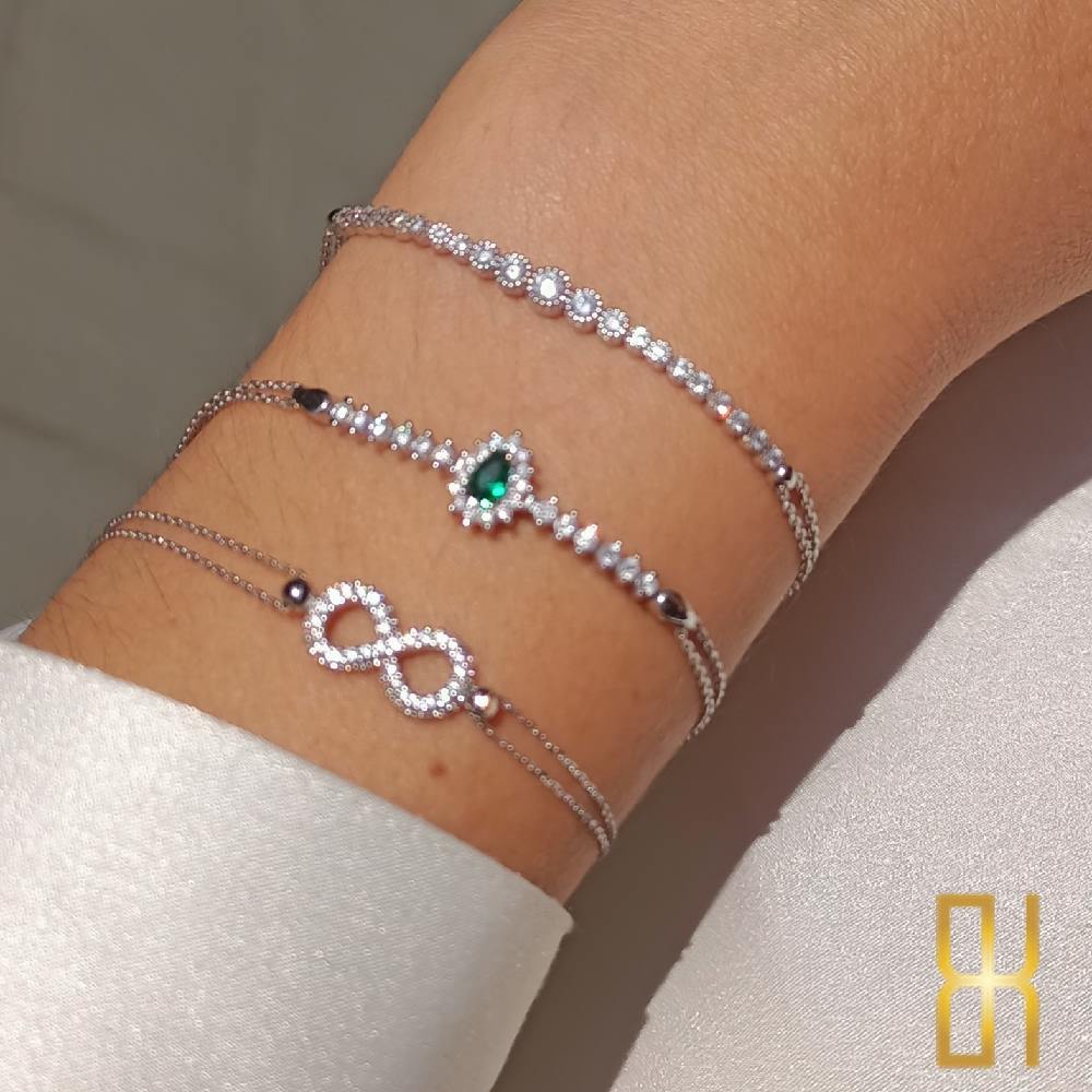 Yeşil Taşlı Beyaz Altın Bileklik