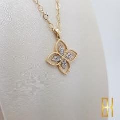 Taşlı Çerçeveli Yonca Kolye - 14 Ayar Altın