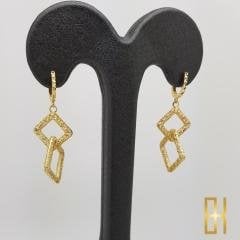 Kare Geometrik Sallantılı Altın Küpe