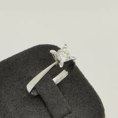 Pırlanta Tektaş Yüzük 0.30 Karat- Uluslararası GIA Sertifikalı-TTC0022