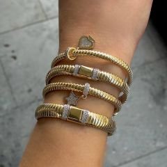 Taşlı Yıldız Figürlü Charm Bileklik – BLK0688